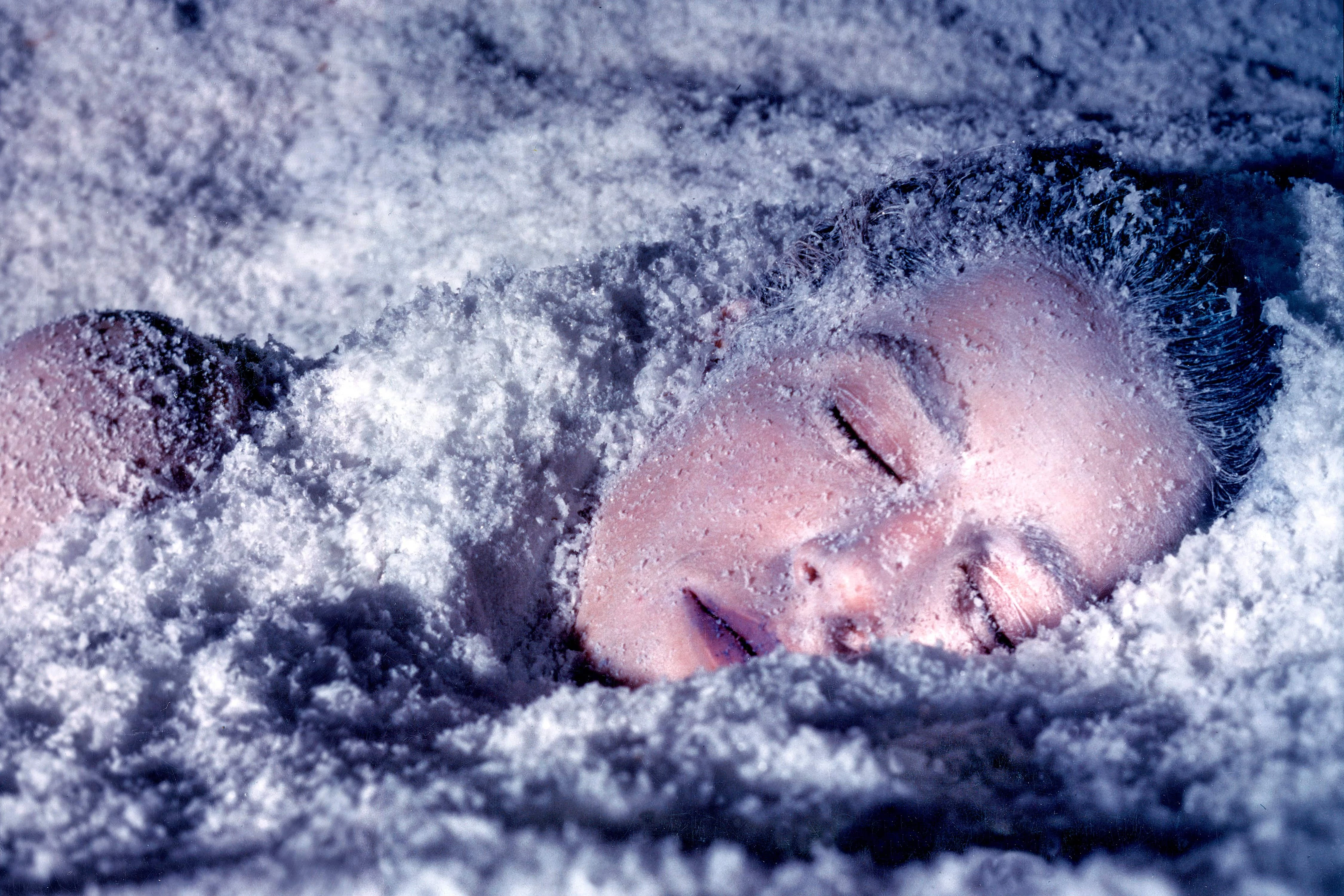 Promo piece for a Mystery novel -- lifeless woman in the snow